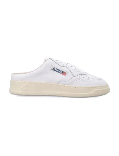 Autry Comfortable Goat Leather Flat Shoes For Women In White