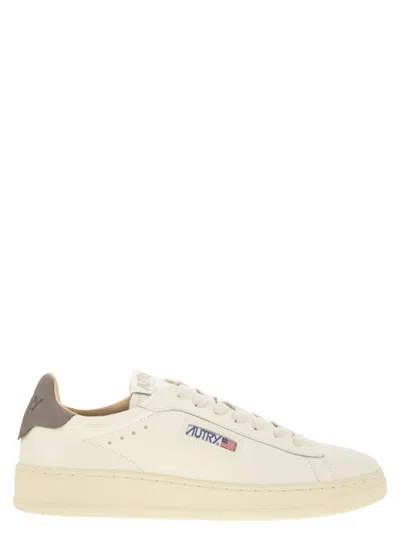 Autry Dallas Leather Sneakers In Neutral