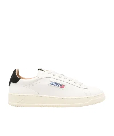 Autry Dallas Low-cut Lace-up Sneakers In White