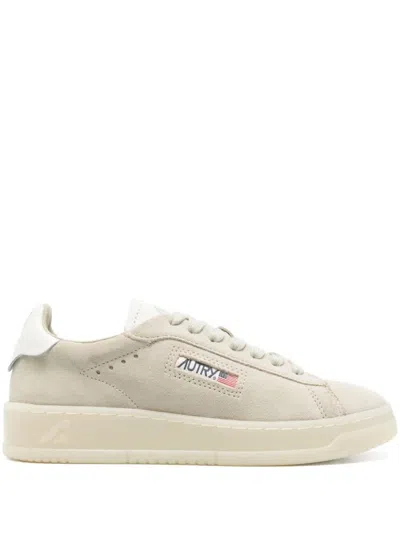 Autry Dallas Low Trainers In Suede