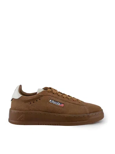 Autry Dallas Low Sneakers In Suede In Brown