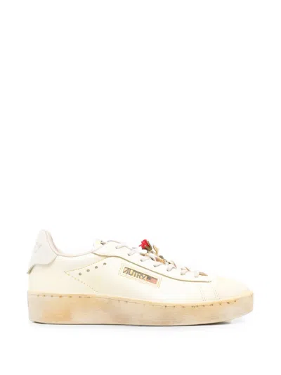Autry Dallas Vintage Rose-embellished Lace-up Sneakers In Nude
