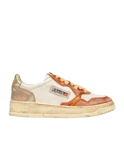 Autry Medalist Low Super Vintage Sneakers In Platinum And Orange Leather In Brown