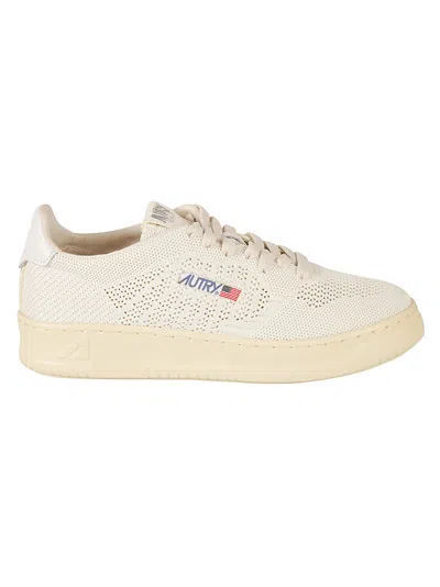 Autry Easeknit Low Sneakers In White/ivory