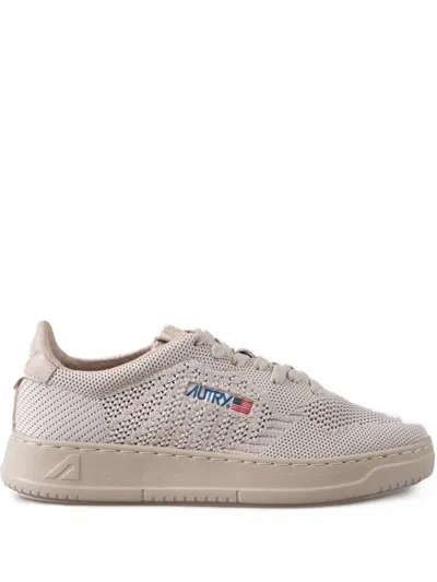 Autry Easeknit Medalist Sneakers In Beige
