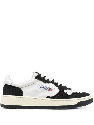 Autry Medalist Low Top Trainers In Bicolour Leather And Suede In Black