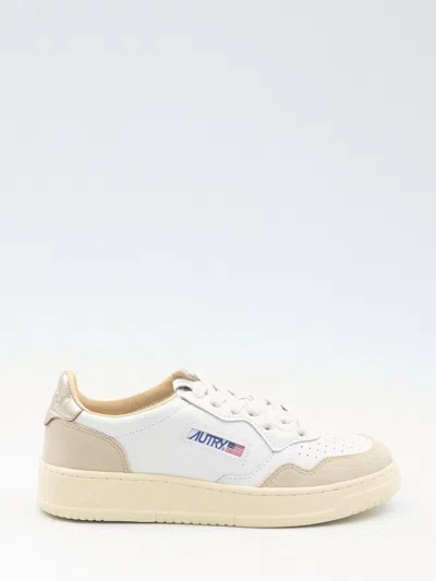 Autry Medalist Leather Low-top Sneakers In Neutral