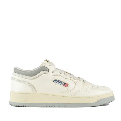 Autry Green Suede Medalist Low Sneakers