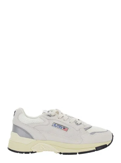 AUTRY 'HYPERWAY' WHITE LOW TOP SNEAKERS WITH LOGO PATCH ON SIDE AND TONGUE IN SUEDE AND MESH WOMAN