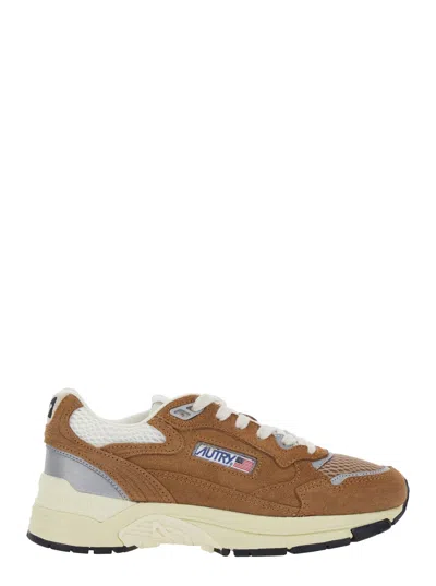 Autry Hyperway Beige Low Top Sneakers With Logo Patch On Side And Tongue In Suede And Mesh Woman In Brown