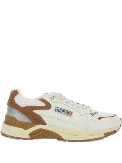 AUTRY HYPERWAY LOGO-PATCH SNEAKERS