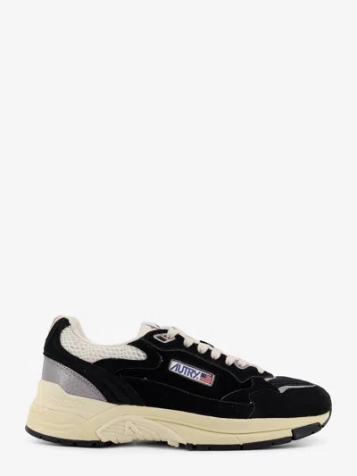 AUTRY HYPERWAY LOW LOW-TOP SUEDE SNEAKERS