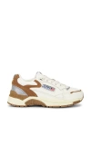 Autry Hyperway Low Sneaker In Brown