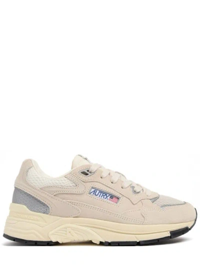 Autry Hyperway Low Sneakers In Neutral