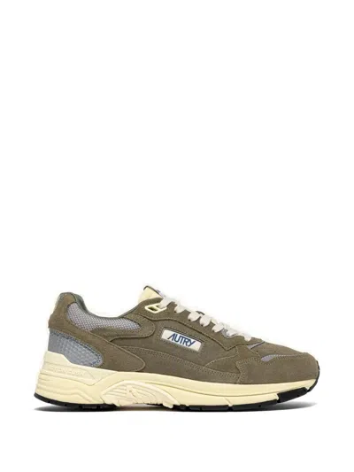 Autry Hyperway Low Suede Sneakers In Green