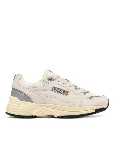 Autry Hyperway Low Woman In White
