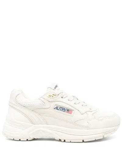 Autry Hyperway Sneakers In Cream/white
