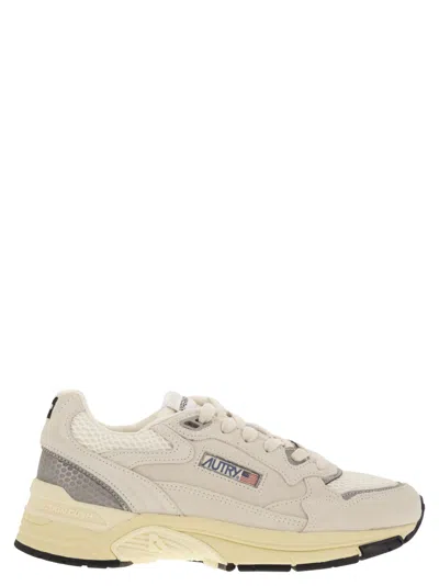 Autry Hyperway Sneakers