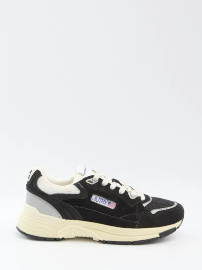 Autry Hyperway Sneakers In Black Mesh And Velvet In Multi