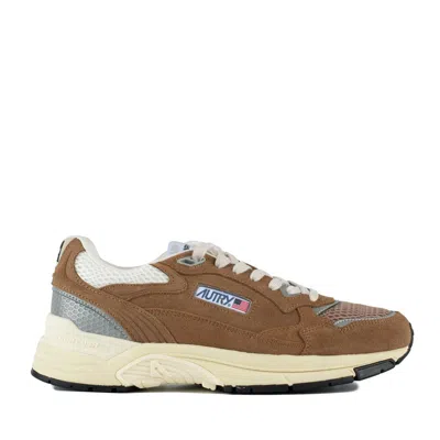 Autry Hyperway Sneakers In Mesh And Suede Cigar And Silver In Brown