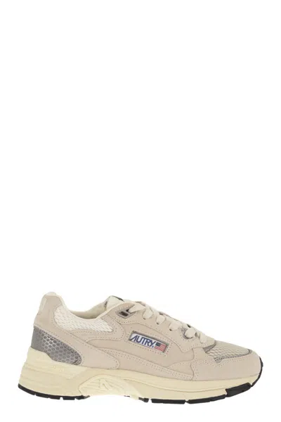 Autry Hyperway - Sneakers In Neutral