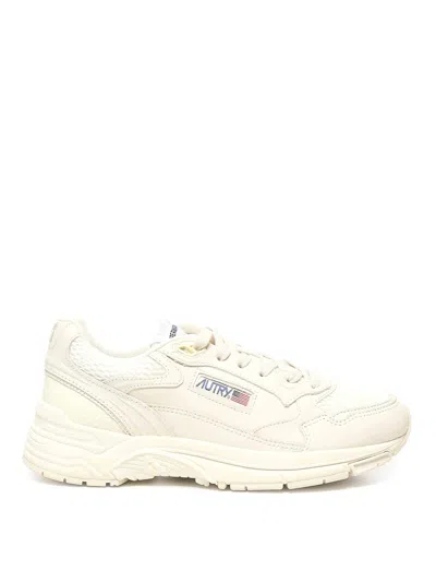 Autry Hyperway Sneakers In White