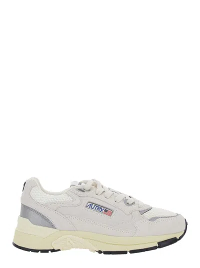 Autry Hyperway White Low Top Sneakers With Logo Patch On Side And Tongue In Suede And Mesh Woman