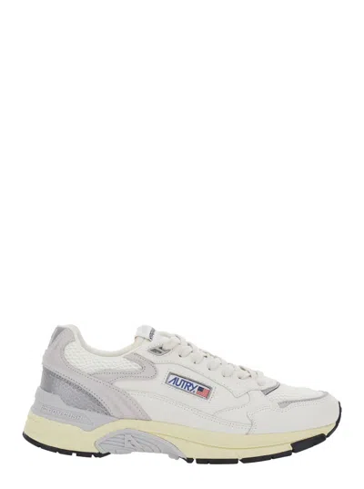 Autry Hyperway White Low Top Sneakers With Logo Patch On Tongue And Side In Tech Fabric Man