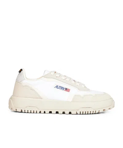 Autry Lace-up Casual Sneakers In White