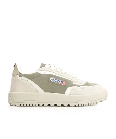 Autry Lace-up Low-cut Sneakers In White