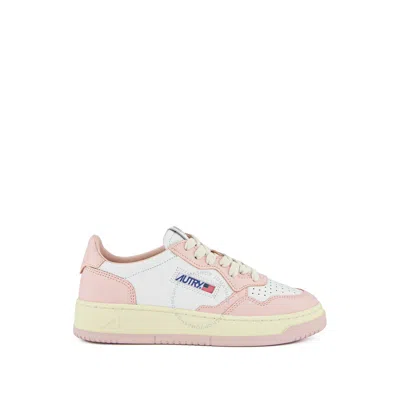 Autry Ladies Leat / Leat Wht / Powder Medalist Low Top Trainers In Pink