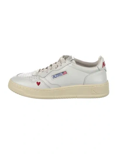 Pre-owned Autry Leather Embroidered Accent Sneakers In White