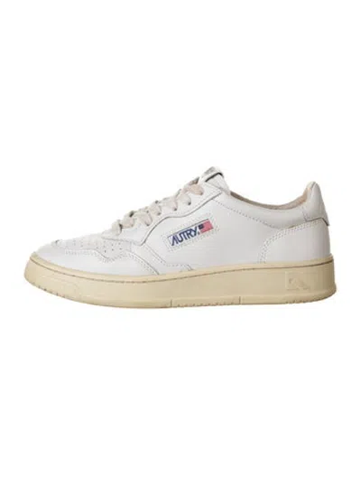 Pre-owned Autry Leather Embroidered Accent Sneakers In White