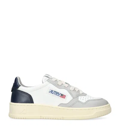 AUTRY LEATHER LOW-TOP MEDALIST CONTRAST SNEAKERS