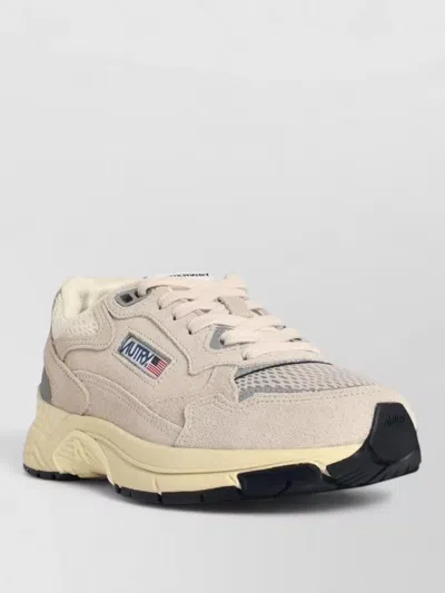 Autry Leather Low-top Sneakers In Neutral