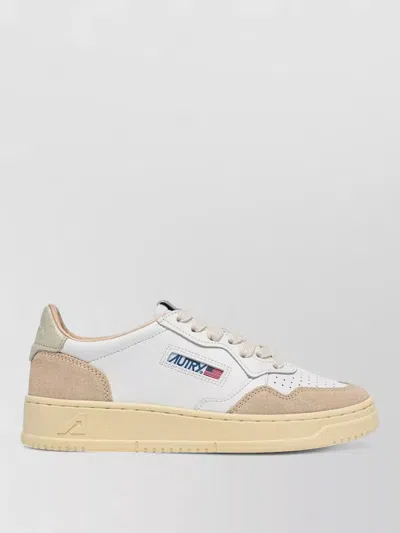 Autry Leather Low-top Sneakers Medalist Low In Neutral