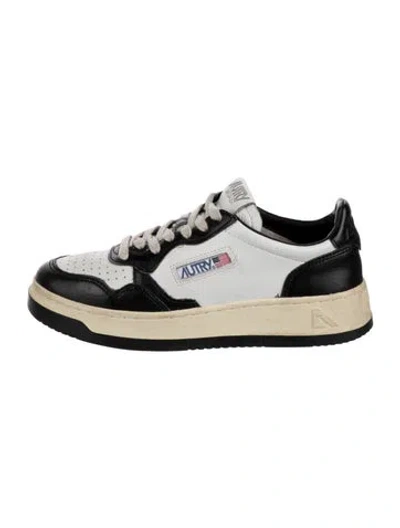 Pre-owned Autry Leather Sneakers In Black/white