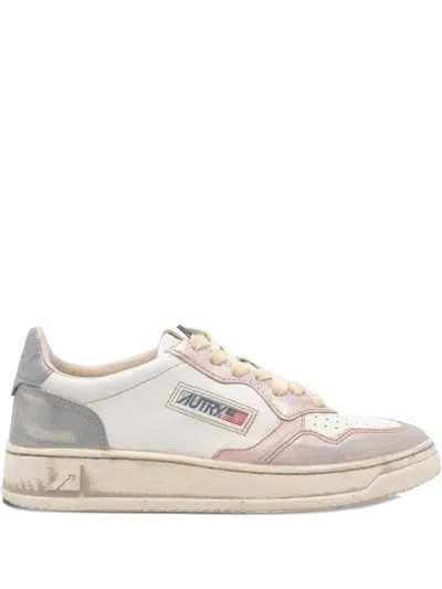 Autry Medalist Low Sneakers Super Vintage In White Rose And Blackboard Leather Shoes In Sand
