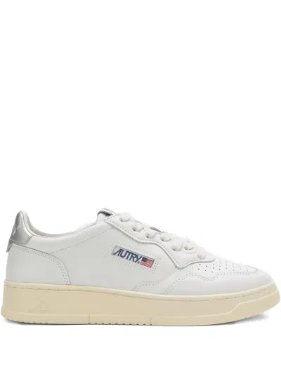 Autry Medalist Low Woman Sneakers In White