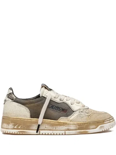 Autry Logo-patch Sneakers In Neutral
