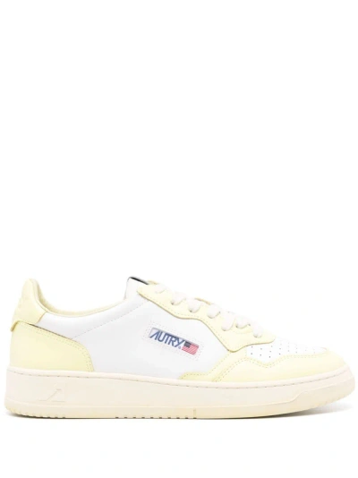 Autry Medalist Low Leather Sneakers In White
