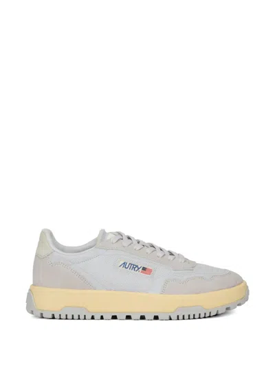 Autry Wildpace Low Sneakers With Textured Mesh In White