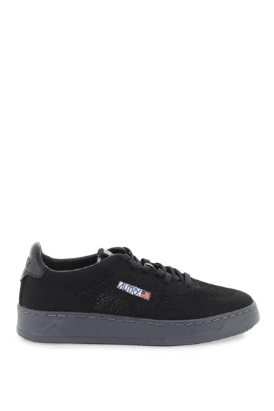 Autry Medalist Easeknit Low-top Sneakers In Black