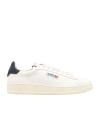 Autry Dallas Low-cut Lace-up Sneakers In White