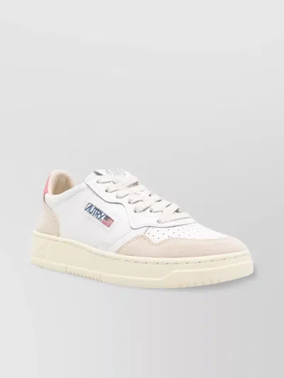 Autry Low Leather Sneakers With Contrast Heel Tab In Neutral