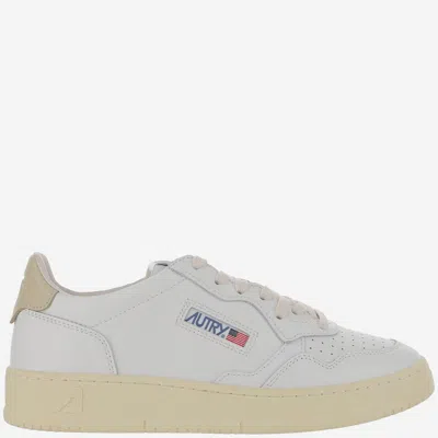 Autry Low Medalist Leather Sneakers In Neutral