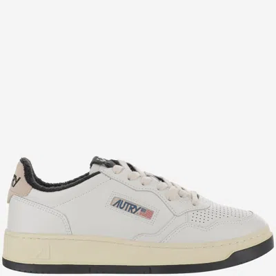 Autry Low Medalist Sneakers In White