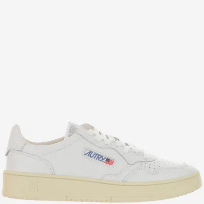 Autry Low Medalist Sneakers In White