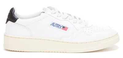 Autry Low Medialist Sneakers In White