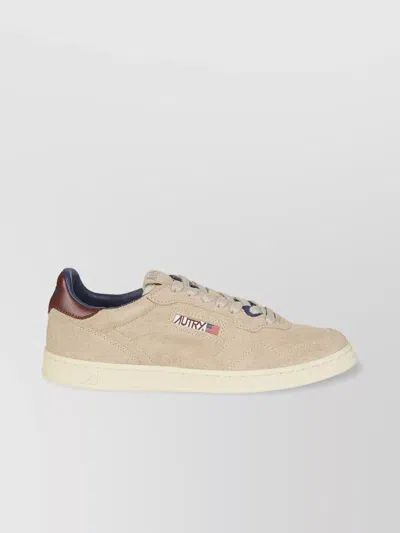 Autry Low Suede Contrast Heel Low-top In Neutral